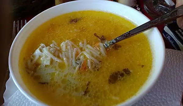 Пикантна Телешка Супа със Спагети