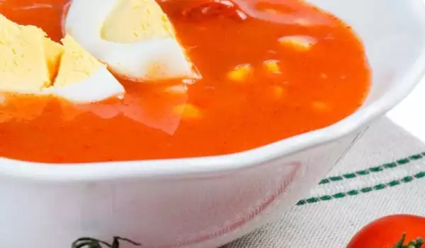 Студена доматена супа с варени яйца