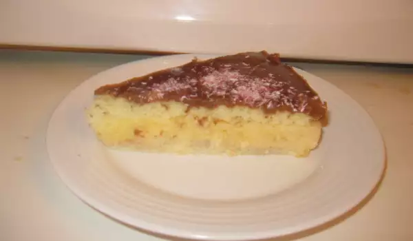 Торта с млечен крем и шоколадова глазура