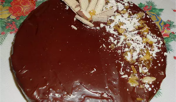 Шоколадова торта с вафли и карамел