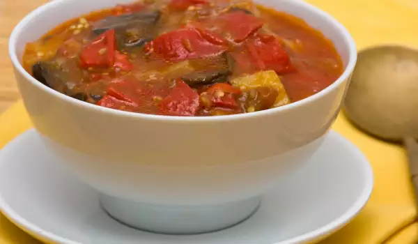 Зеленчукова супа със сирене и картофи