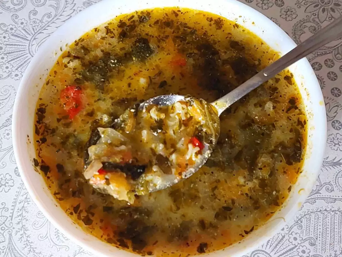 Бърза спаначена супа с богат вкус и много полезни съставки