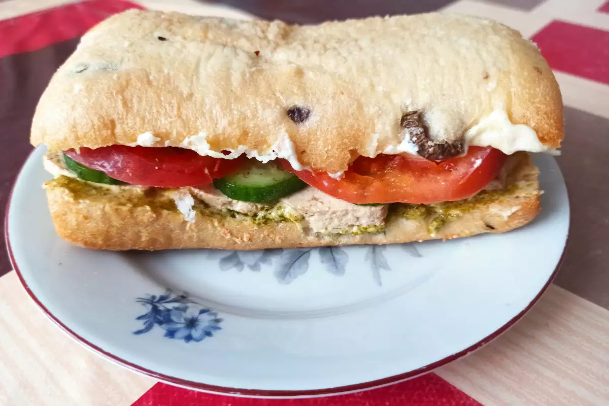 Идеалният сандвич за обилна закуска или обяд в офиса Необходими