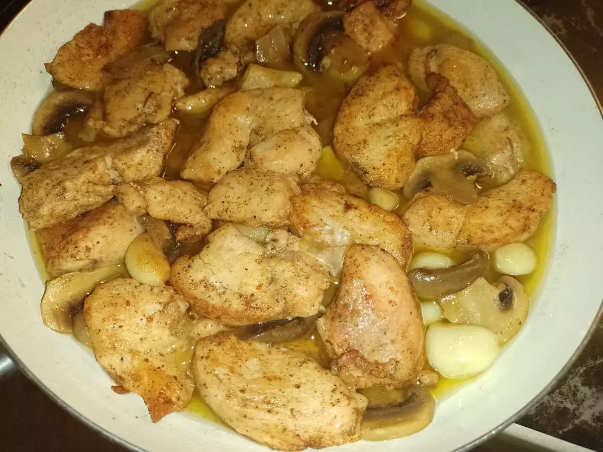 Чесново пиле по испански ще ви стане любимата традиционна рецепта