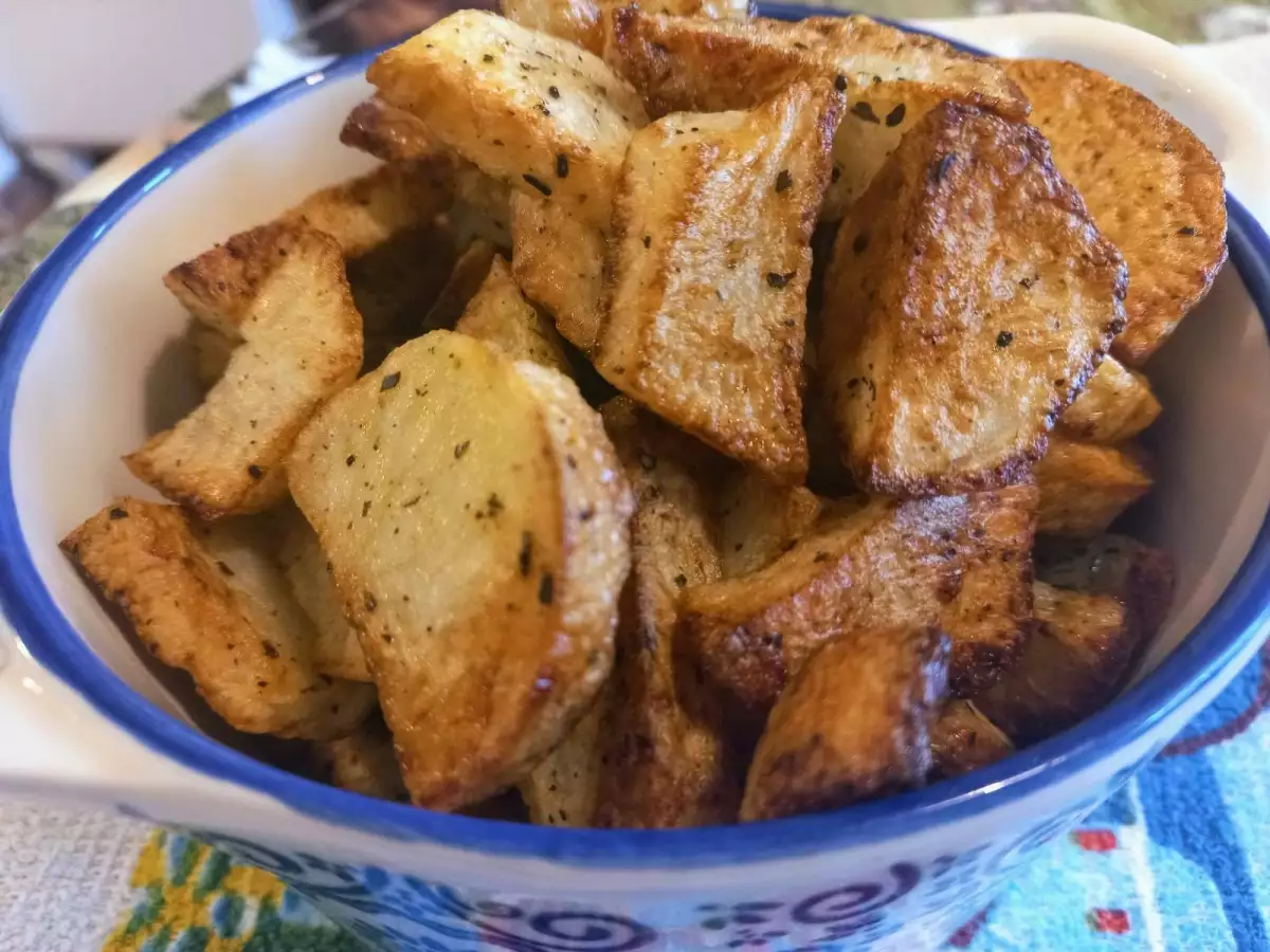 Вкусни картофки по гръцки приготвени за нула време!Необходими Продукти● картофи