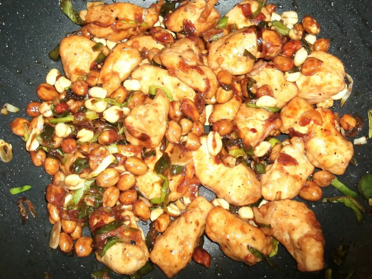 Пиле с фъстъци в сладко кисел сос Кунг Пао -