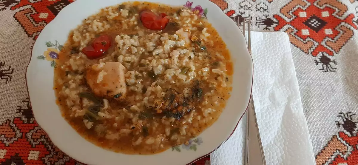 Ориз със спанак чери домати и свинско превъзходна гозба