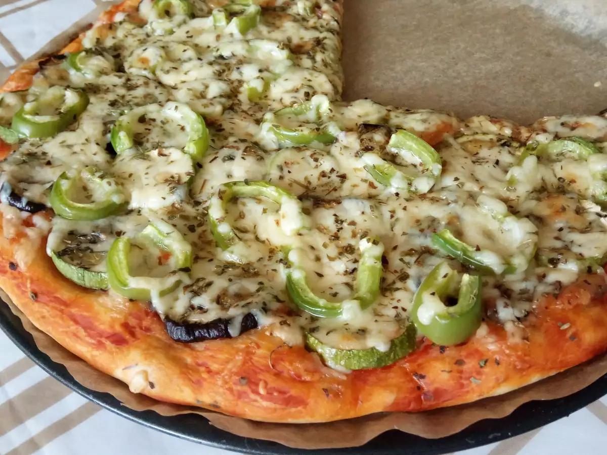 Пицата Ортолана Градинарска е сочна апетитна и много вкуснаНеобходими Продукти●