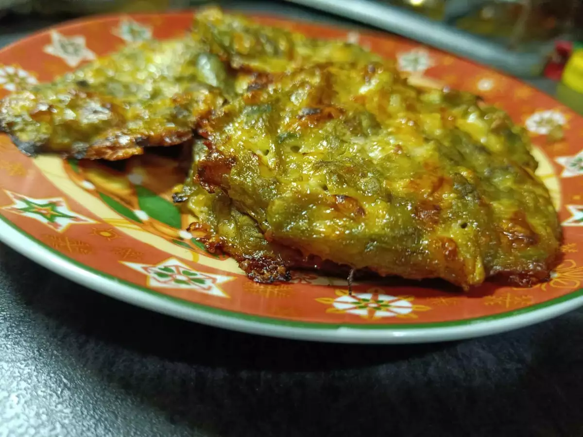 Снимка: Солени кето палачинки с авокадо и кашкавал