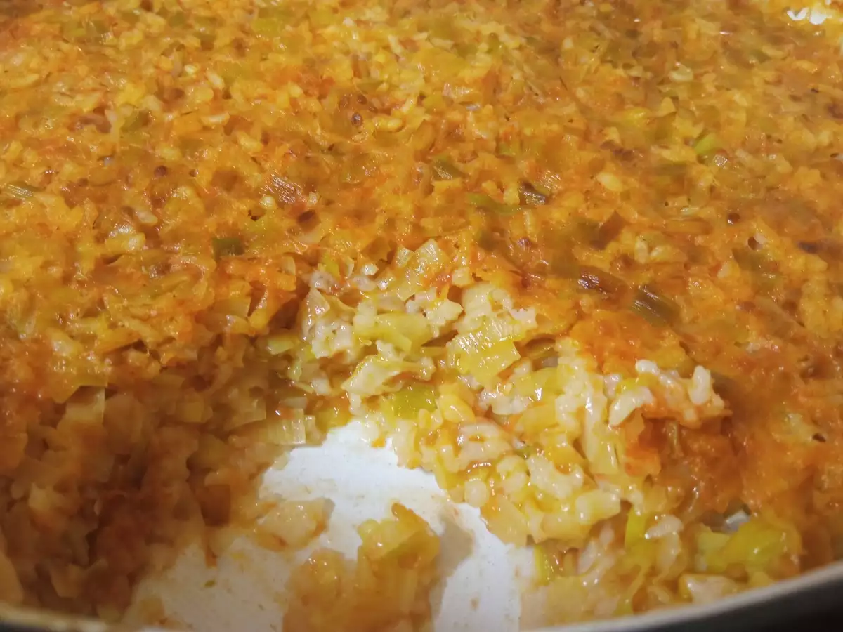 Праз с ориз по селски е традиционно вкусна нашенска рецепта