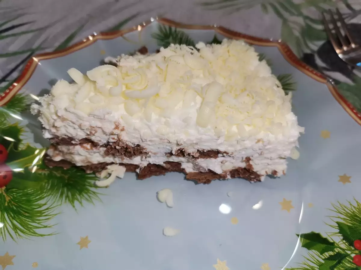 Торта с маскарпоне и бял шоколад е идеалният десерт за