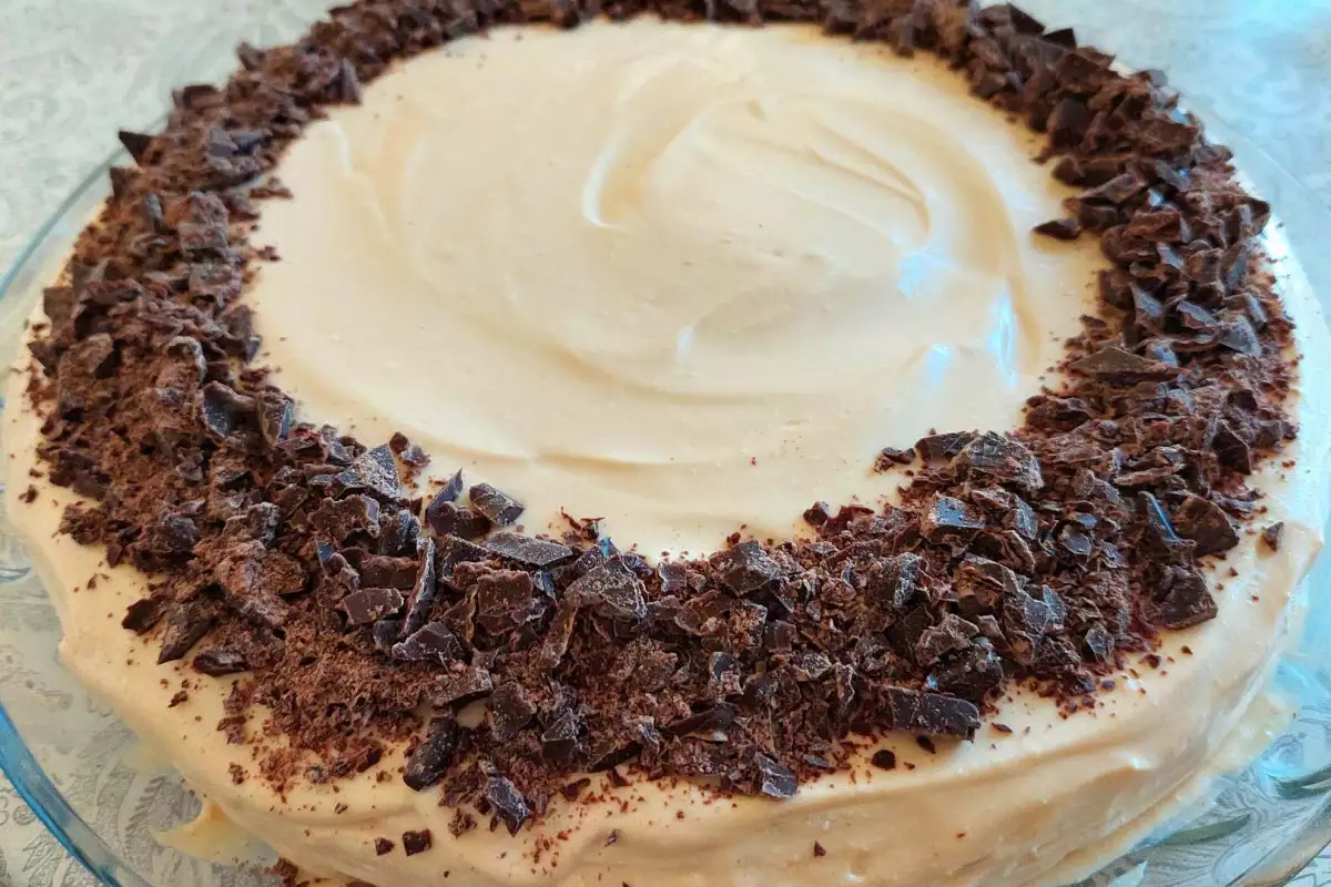 Бяла вафлена торта е уникално сладко изкушение без захар и