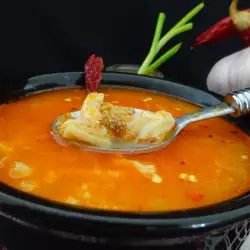 Супа с месо и жълтъци