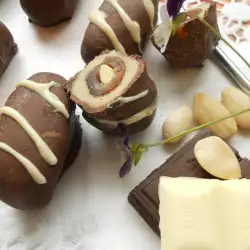 Бадемови бонбони с марципан и фурми
