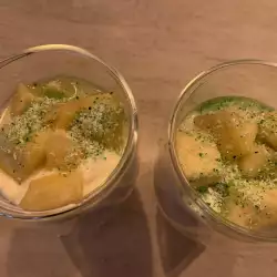 Десерт с ананас и гръцки йогурт