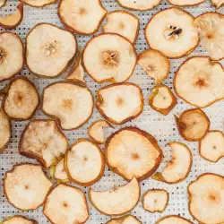 Плодов чипс с ябълки и круши