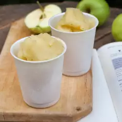 Летни десерти с ябълки