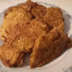 Панирани пилешки гърди с пилешко