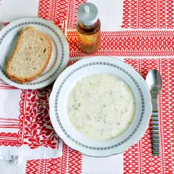 Супа с пресен лук и сирене