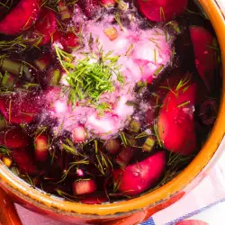 Супа с цвекло и червен лук
