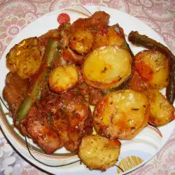 Свинско с картофи и кисели краставички