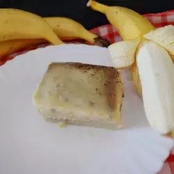 Бисквитена торта за деца и банани