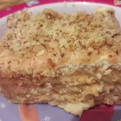 Орехова бисквитена торта