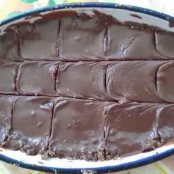 Шоколадова бисквитена торта с масло