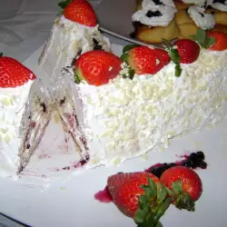 Десерт със заквасена сметана и ягоди