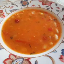 Боб яхния със сушени чушки и домати
