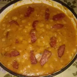 Супа с месо и боб