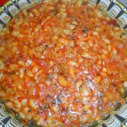 Запечен боб с домати на фурна