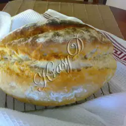 Бял хляб с жива закваска и хрупкава коричка
