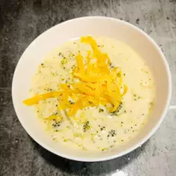 Супа от броколи с бульон
