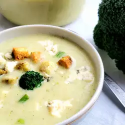 Зеленчукова супа със синьо сирене