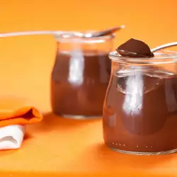 Десерти с течен шоколад без брашно
