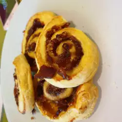 Сладки рецепти с бутер тесто и орехи