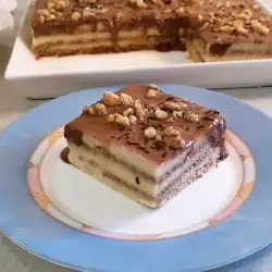 Бисквитена торта с нишесте и орехи