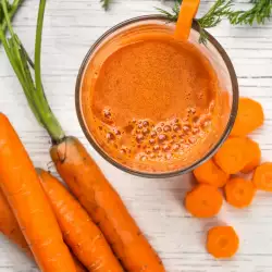 Енергизиращо смути от моркови и червен пипер