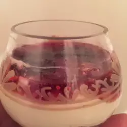 Десерт в чаша с ванилия
