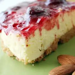 Десерт с ягоди и бадеми