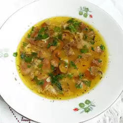 Бистра гъбена супа с челядинки
