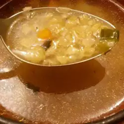 Супа от червена леща с брашно