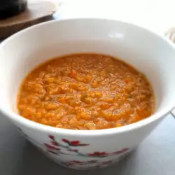 Икономична супа с червена леща