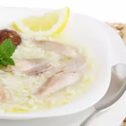 Пилешка супа с ориз и масло