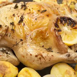 Пиле с картофи и лимони