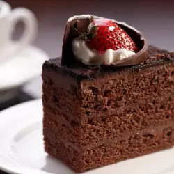 Нежна шоколадова торта