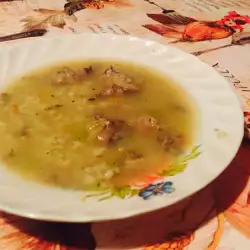 Пилешка супа с ориз и чесън