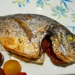 Риба на фурна с чери домати