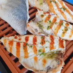 Риба на скара с чесън